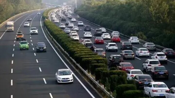 In another 152 days, we’ll be seeing this scene on the highway again.
