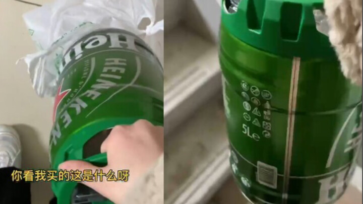 一小姐姐抢菜只抢到一桶5升啤酒，自己很苦恼，网友却吵翻了