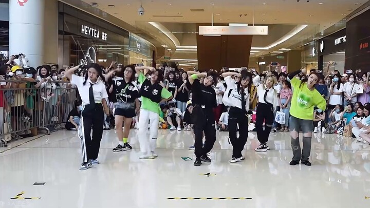 The fans are really hot!!!