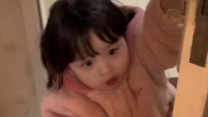 这么可爱的小妹妹，你不要我可抱走了