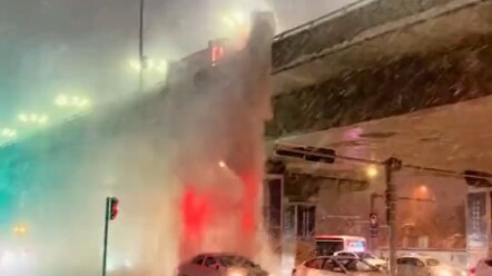 All the snow swept by the snowplow ends up on the little cart under the bridge. The cart: Looks like