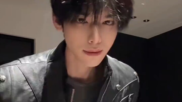 Mata membelalak semakin lebar