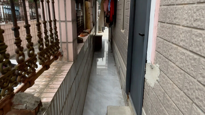 We’re even living in a big villa in Shanghai now—now that’s what you call having the upper hand!