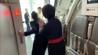 C919: วิธีปิดและเปิดประตู