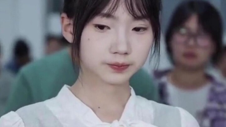 أدفع 80 ألف يوان إضافية للدروس الخصوصية، لا أستطيع أن أقف مكتوف الأيدي بينما يجد الأطفال أنفسهم في ط