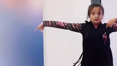 Delete all the perfect plans ~ "Save Me from Wasting Time" Chinese Style Hand-Waving Dance