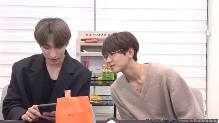 Shuomin Sings Junni's "Crow"