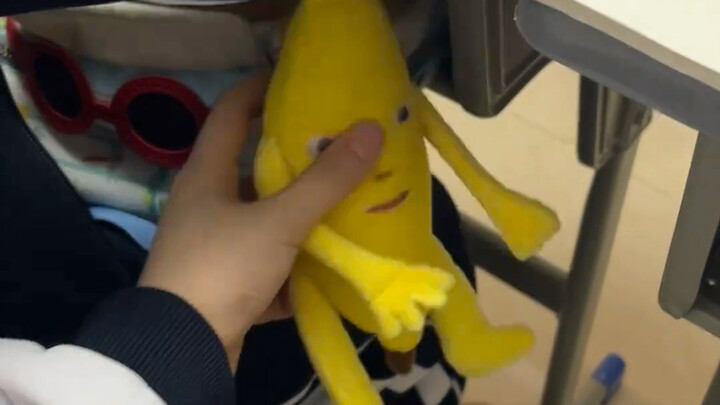 Teacher: What big banana? Come to my office after class!