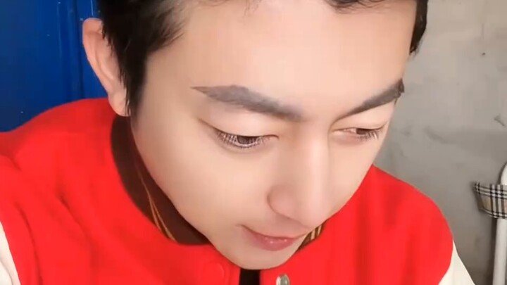สารคดีขนาดใหญ่ “Fallen Leaves Return to Their Roots” ออกอากาศให้คุณชมอย่างต่อเนื่อง!