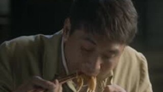 刚进城的老兵不知道物价，狂吃六碗炸酱面，结账时傻眼了