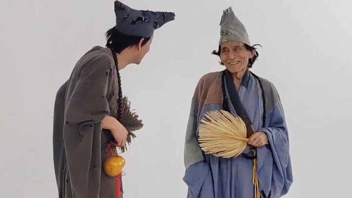 Học trò của Du Bản Xương vào vai Tế Công, thần thái và giọng nói được tái hiện hoàn hảo, gần như giố