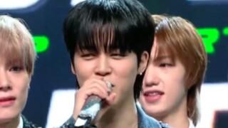 Sân khấu encore cho vị trí No.1 đầu tiên của ca khúc solo debut Like Crazy của Park Ji-min