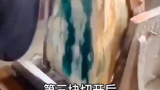 Kakak dari Shanghai yang sedang lewat Ruili tiba-tiba tergoda dan membeli 5 batu mentah seharga 6,8 