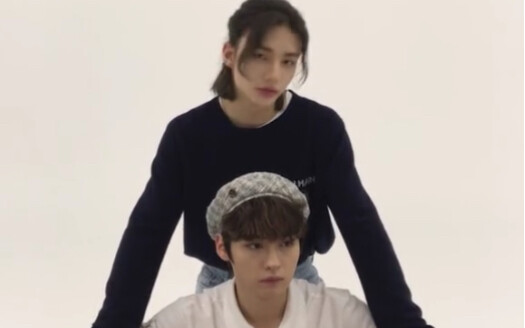 【Stray Kids】Cập nhật Douyin:🐿️(🐥) điều khiển 🐶(🐺) đánh 🥁 – Tổng hợp