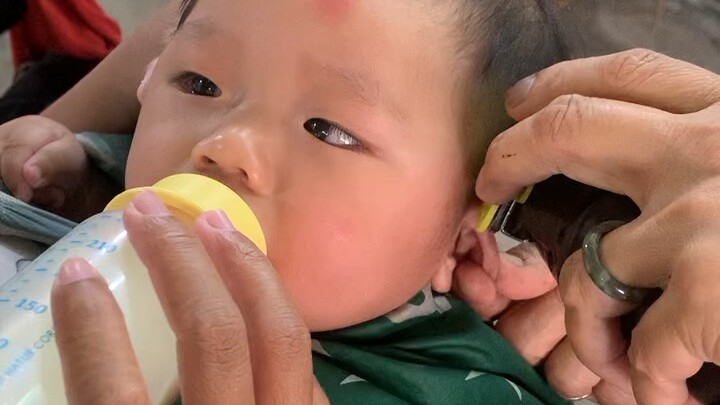 ตัดผมลูกชาย6เดือน