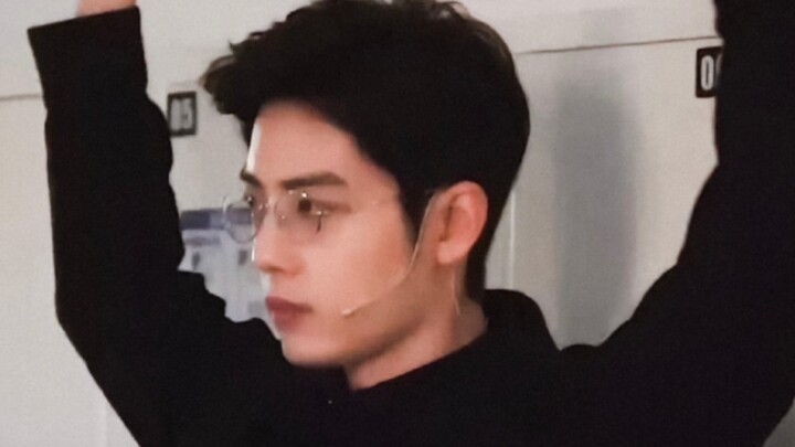 Wow, top-tier S vibes! Did Nuwa give him a special preservative or something?! Xiao Zhan | Face-lick