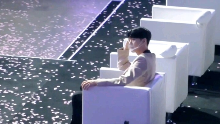 [จางอี้ซิง] [Times Youth League] จาง PD ผู้มีจิตใจอบอุ่น ยกนิ้วให้ Times Youth League อีกครั้ง และให