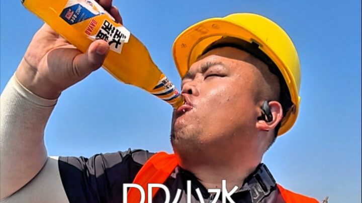 Hari ini makan mi saozi dengan paha ayam goreng! Renyah banget!