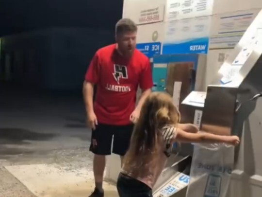 «مقلب غريب من الأجانب» حدث مثير للإحراج الشديد