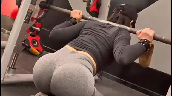 ⚠️FAKE BODY⚠️Friday🍑🍑