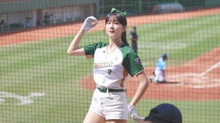 The JKF beauty photo girl is gone, let's watch the Taiwanese cheerleaders dance
