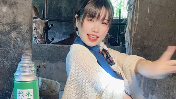 Mỗi ngày sau khi rời khỏi công việc và về nhà cho bò ăn