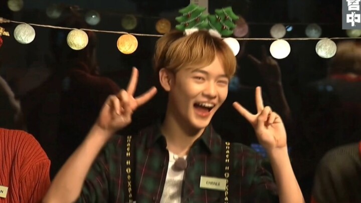 【NCT DREAM】 تشينلِه يُثير صرخات الفتيات في Red Velvet بدلعه الجذاب، حتى أنّ عضوات Red Velvet بدأن يق