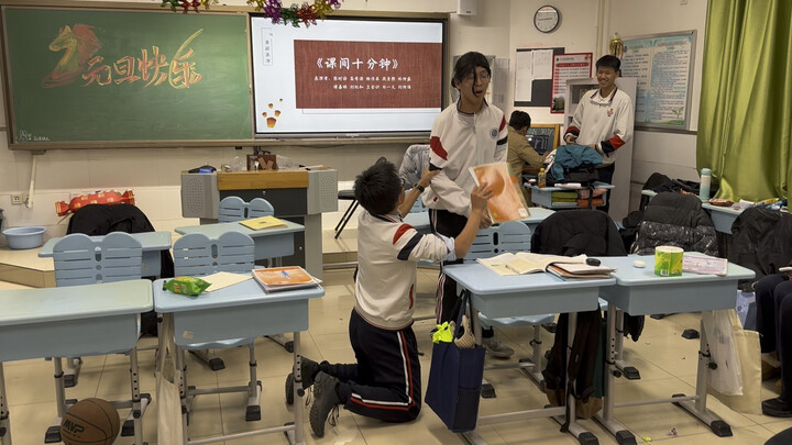 High School Students Re-Stage “Ten Minutes During Recess”