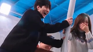 Cười đau cả bụng hahaha, tội nghiệp cho một rổ heo quá, may mà hai đứa nó cao to, nếu không thì té x
