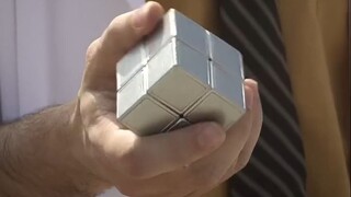 Khối Rubik này có thể giết chết bất kỳ ai trên thế giới!
