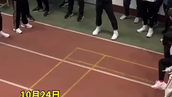 A sports student’s second-level frog jump is astonishing! Netizens: How did he rocket so far on the 