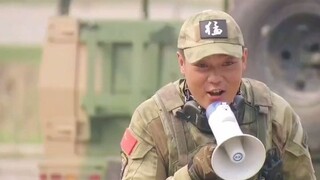 Makan pakai tangan, makan bakpao, minum susu dingin, memeluk kayu gelondongan, dan bernyanyi lagu an