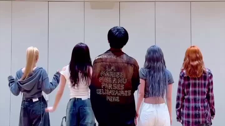 哪个天才想的让果果跳女团舞啊，太可爱了，锋利哥跳的怎么比女爱豆还媚啊