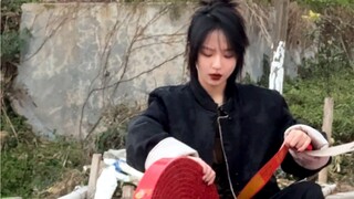Chúc mọi người một năm mới bình an và hạnh phúc trong tiếng pháo nổ.