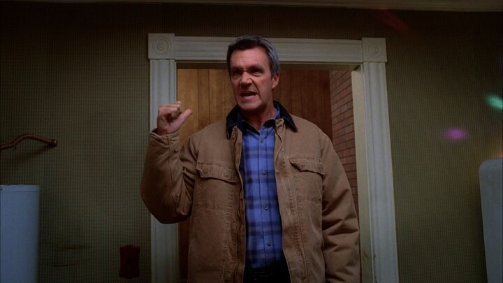 พ่อรับลูกสาวกลับบ้านจากงานปาร์ตี้จุ๊บๆ!