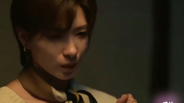 แม่แบบนี้ที่คอยปกป้องชายเจ้าชู้โดยไม่แคร์ลูกสาวเลย ช่างไร้ค่าต่อการเป็นแม่เสียจริง