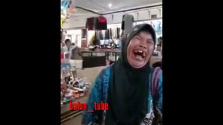 tertawa😂😂😂