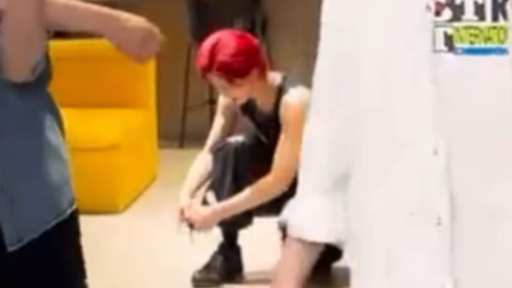 [Ricky Shen Quanrui] I saw the sleeveless cat! Passersby praised him for being handsome hhh~ Cui Yin