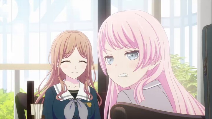 Xiangzi didn't wash his feet in the hot weather, causing his socks to go bad