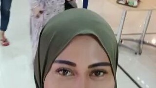 bu ustadz jalan jalan nonton bioskop