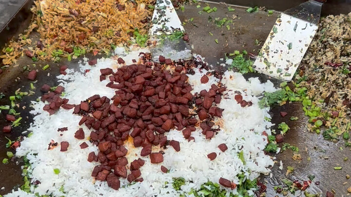 شارع قوييانغ أرز مقلي مقرمش