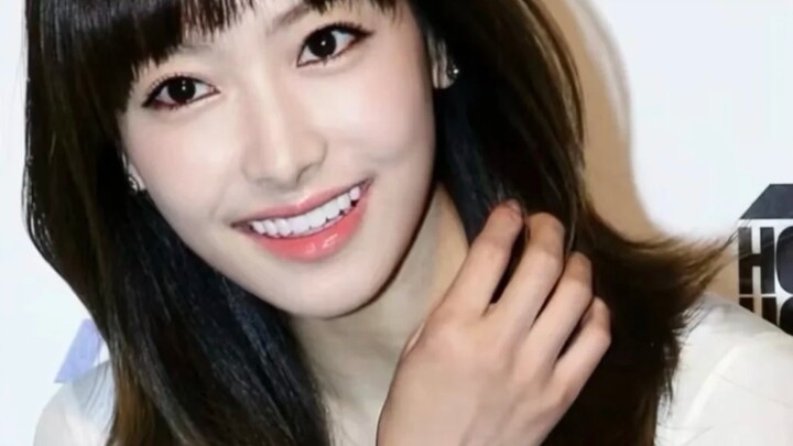 “Iconic Moments of Chinese Women Gaining Fame in South Korea Over the Years”