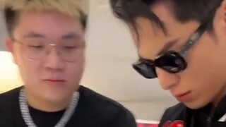 Wang Hedi: Anak laki-laki Sichuan semuanya sangat tampan dan berantakan