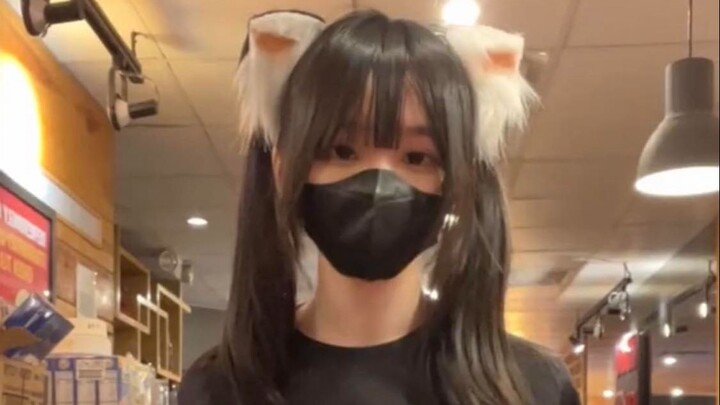 Is this the cat-eared shop assistant you like?
