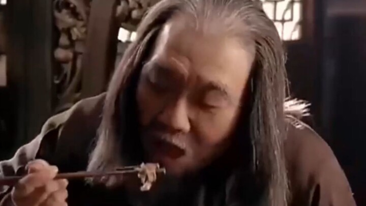 Watching old Beijingers enjoy hot-pot mutton—bite of mutton, dip in sesame paste, and what a fragran