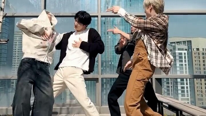 คลิปประทับใจจากกิจกรรมสานสัมพันธ์ของTXT หลุดออกมา… เจิ้งฮ่าวอยากเข้าร่วมวงนี้เลย (บ้าไปแล้ว…) เจิ้งฮ