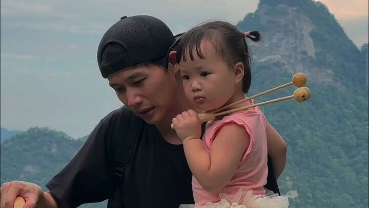 Taking my 2-year-old to hike Wudang Mountain for the sunrise ~ #GrowingUpWithYouWatchingTheWorld #Pa