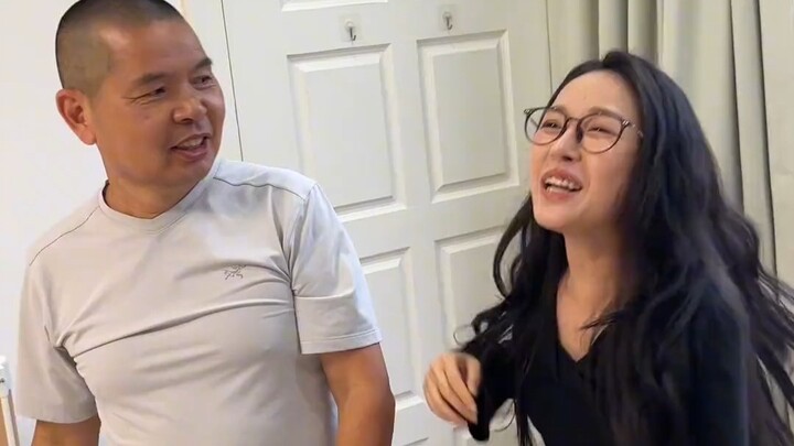 Neither father nor daughter believes the other. And how likely is that, exactly? Hahahahaha!