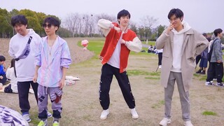 Đây có phải là chuyến đi chơi mùa xuân chính của UP không? Tạo cho người qua đường một chút sốc xã h
