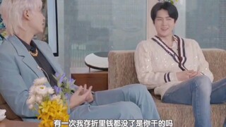 【EXO】Sehun: Aku sebenarnya tahu kode rekening Kak Chan-yeol loh [Sombong] (Menggoda kakaknya hahaha)